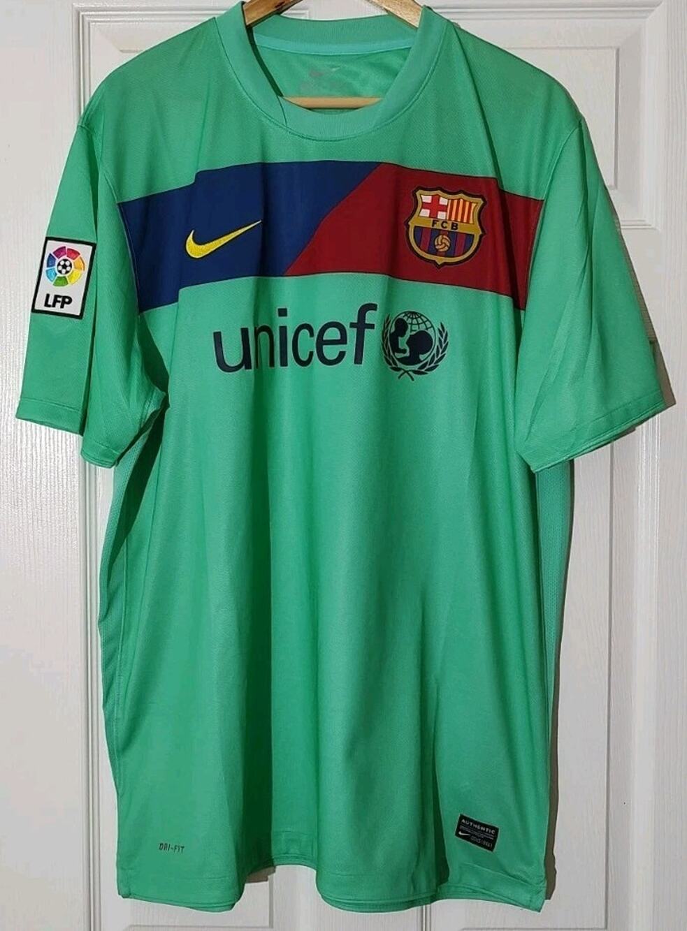 Men's Nike FC Barcelona Soccer Jersey 2010/2011 Away Blank - XL NEW NWT